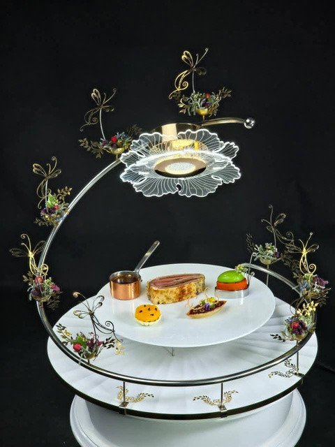 Grand Showpiece